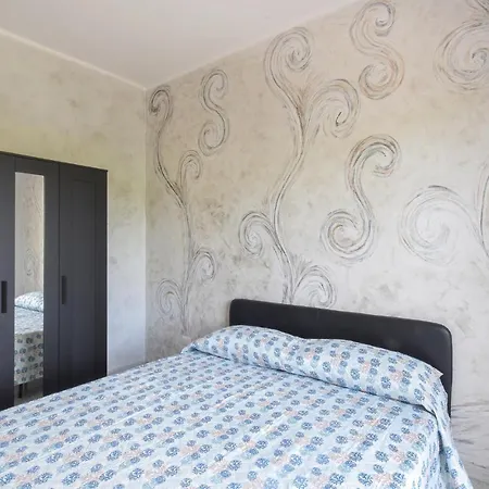 Nice Apartment In Marina Di Strongoli Apartmán